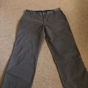 Men’s Old Navy Loose Khakis 38/32